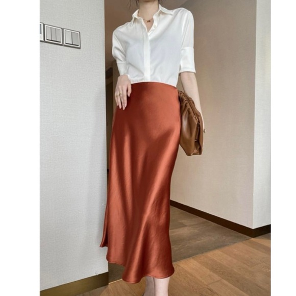 Zara split Hem high waisted midi satin skirt size M - Picture 6 of 6